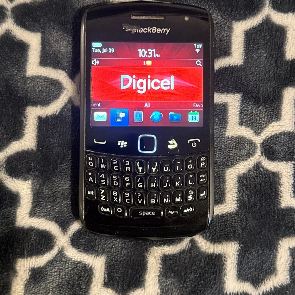 BlackBerry Curve 9360 Black Digicel QWERTY Smartphone with 4GB MicroSD Card READ